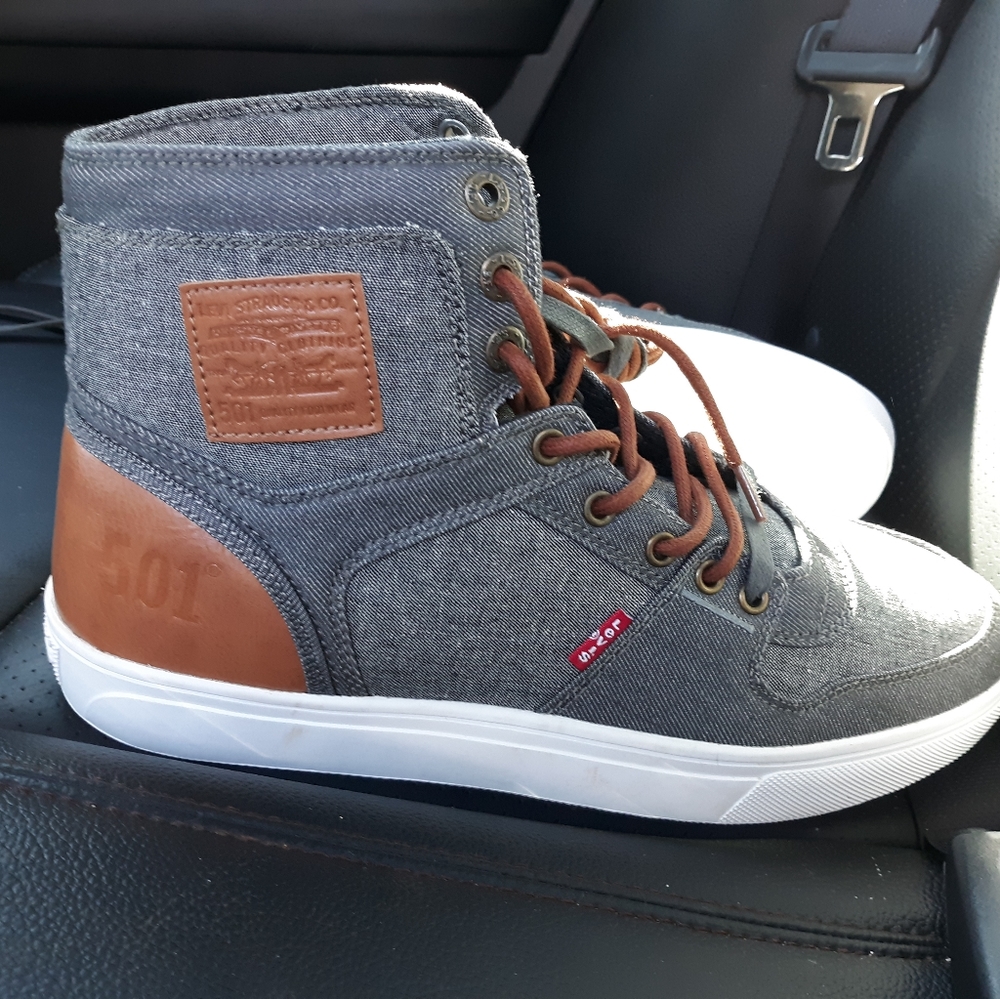 Shoes - Picture 3 of 4